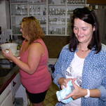 Hasipuh und weddy bei der Spurenbeseitigung