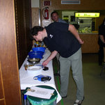 Halsband wartet aufs Grillfleisch