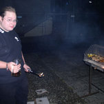 Manny hat den Grill übernommen