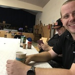 Nagelbrett und Commander nach dem Frühstück