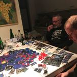 Commander liest Regeln, Aramis ersinnt den ultimativen Zug